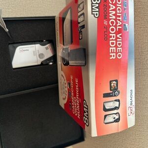 Video recorder camera never used, small easy to handle